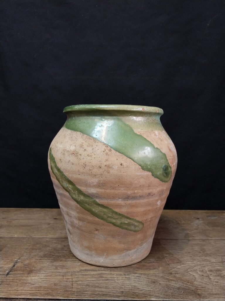 Olla en tonos verdes de Castellón